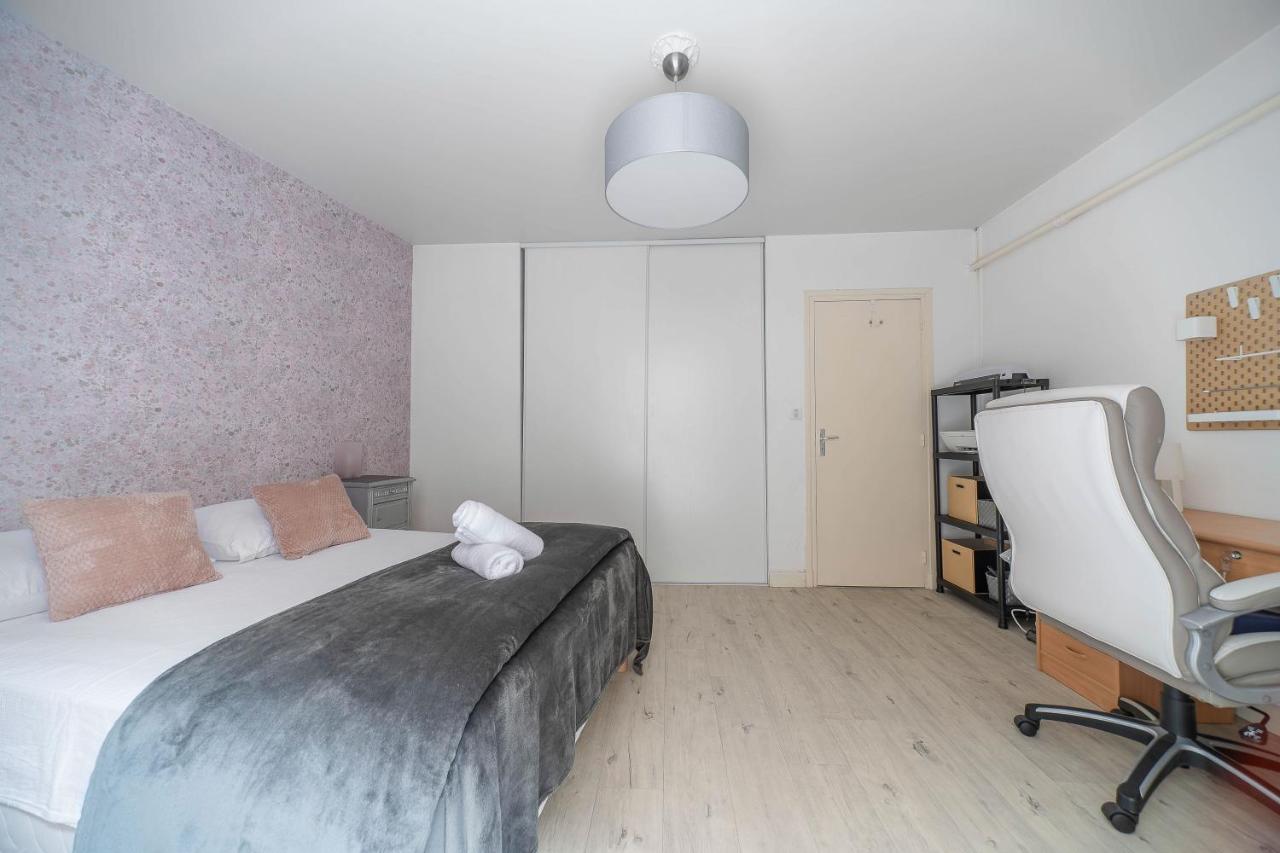 Le Dejoux - Appartement Avec Terrasse En Centre Ville Виши Экстерьер фото